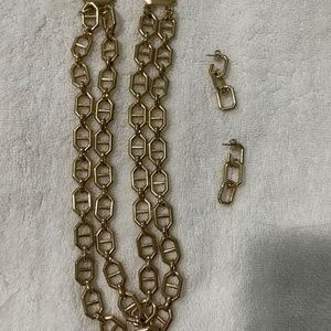 Ladies gold necklace and pierced earrings